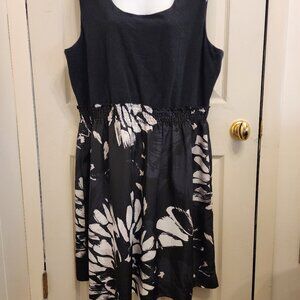 Black and white flower patterned sleeveless dress size 3x